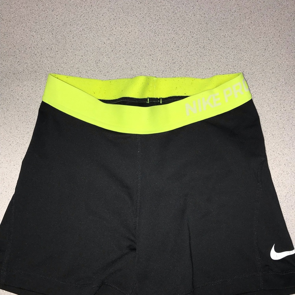 Spandex - Picture 2 of 6